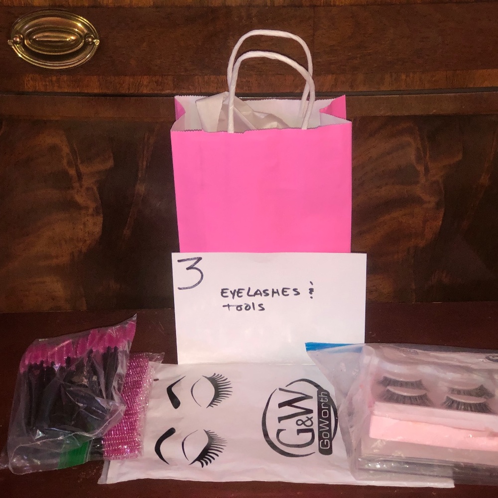 Eyelashes and Eyelash Brushes